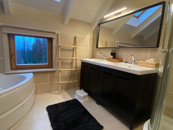 Vakantiehuis Billie's Lodge Dochamps - Badkamer boven Vakantiehuis Billie's Lodge Dochamps - Badkamer boven